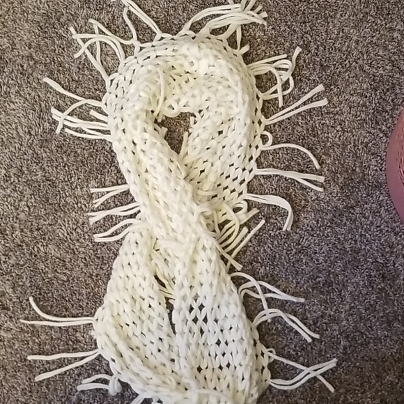 Infinity scarf - Picture 1 of 2